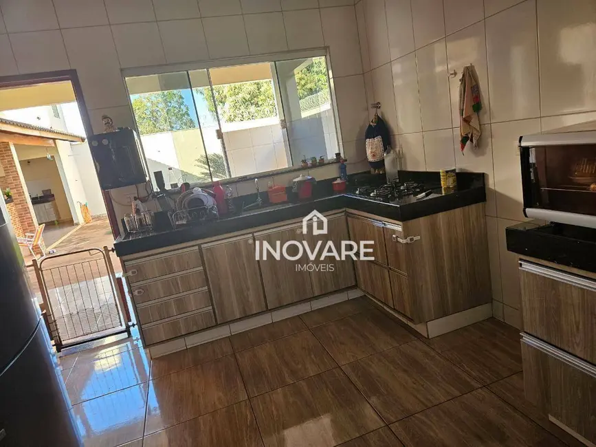 Casa com 3 quartos à venda, 360m2 em Itumbiara - GO - imagem 7 Foto 7 de Casa com 3 quartos à venda, 360m2 em Itumbiara - GO