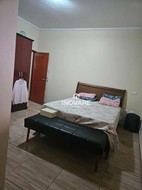Casa com 3 quartos à venda, 360m2 em Itumbiara - GO - imagem 8 Foto 8 de Casa com 3 quartos à venda, 360m2 em Itumbiara - GO
