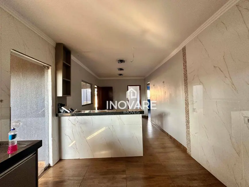 Casa com 3 quartos para alugar, 180m2 em Setor Buritys, Itumbiara - GO - imagem 6 Foto 6 de Casa com 3 quartos para alugar, 180m2 em Setor Buritys, Itumbiara - GO