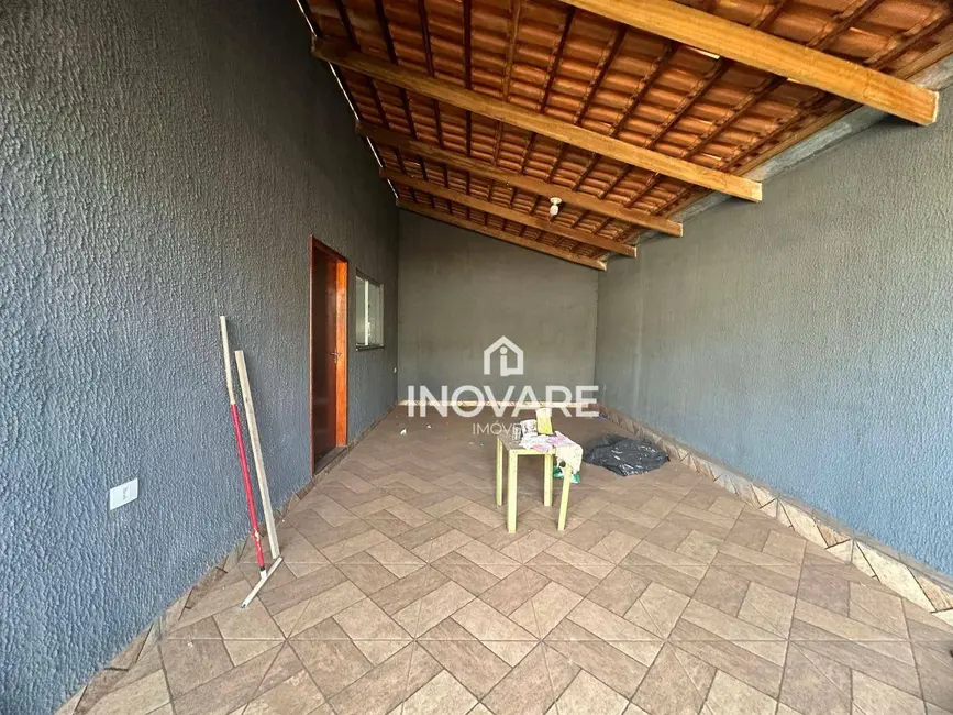 Casa com 3 quartos para alugar, 180m2 em Setor Buritys, Itumbiara - GO - imagem 4 Foto 4 de Casa com 3 quartos para alugar, 180m2 em Setor Buritys, Itumbiara - GO