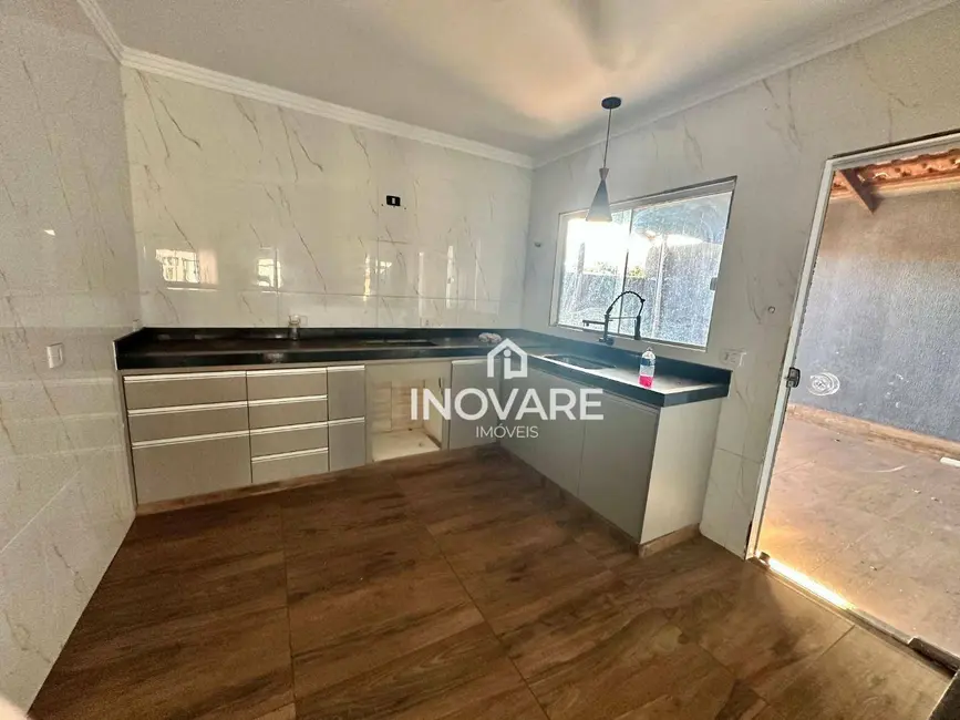 Casa com 3 quartos para alugar, 180m2 em Setor Buritys, Itumbiara - GO - imagem 7 Foto 7 de Casa com 3 quartos para alugar, 180m2 em Setor Buritys, Itumbiara - GO
