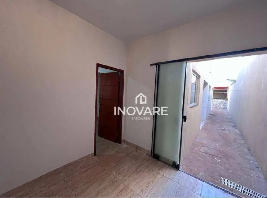 Foto 2 de Casa com 2 quartos à venda, 180m2 em Itumbiara - GO