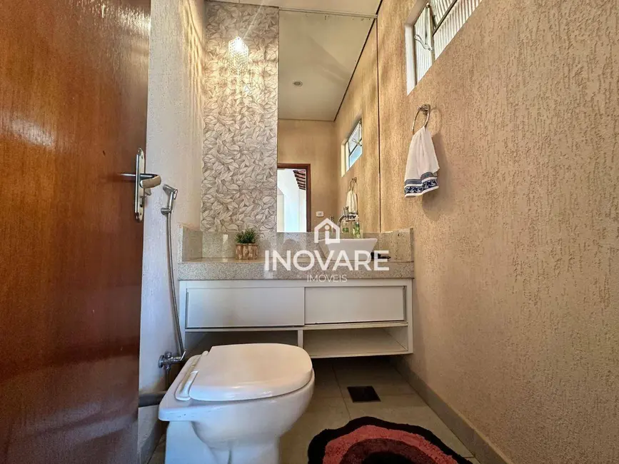 Casa com 3 quartos à venda, 326m2 em Itumbiara - GO - imagem 6 Foto 6 de Casa com 3 quartos à venda, 326m2 em Itumbiara - GO