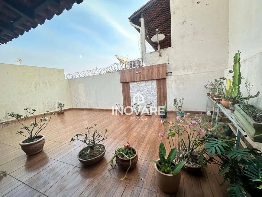 Casa com 3 quartos à venda, 326m2 em Itumbiara - GO - imagem 3 Foto 3 de Casa com 3 quartos à venda, 326m2 em Itumbiara - GO