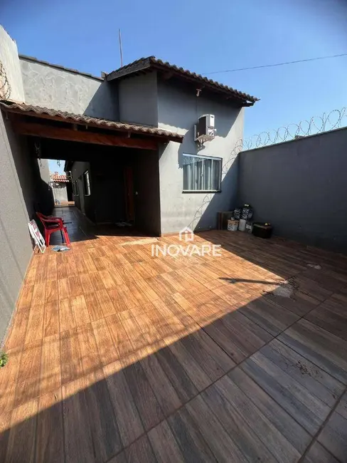 Foto 2 de Casa com 2 quartos à venda, 180m2 em Itumbiara - GO