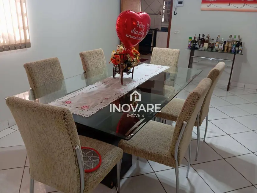 Casa com 3 quartos à venda, 240m2 em Residencial Jardim Primavera, Itumbiara - GO - imagem 4 Foto 4 de Casa com 3 quartos à venda, 240m2 em Residencial Jardim Primavera, Itumbiara - GO