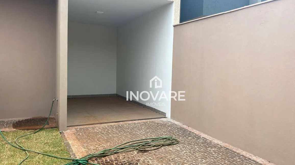 Foto 2 de Casa com 3 quartos à venda, 180m2 em Itumbiara - GO