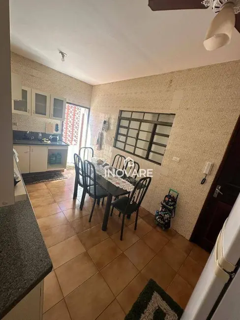 Casa com 3 quartos à venda, 390m2 em Itumbiara - GO - imagem 6 Foto 6 de Casa com 3 quartos à venda, 390m2 em Itumbiara - GO