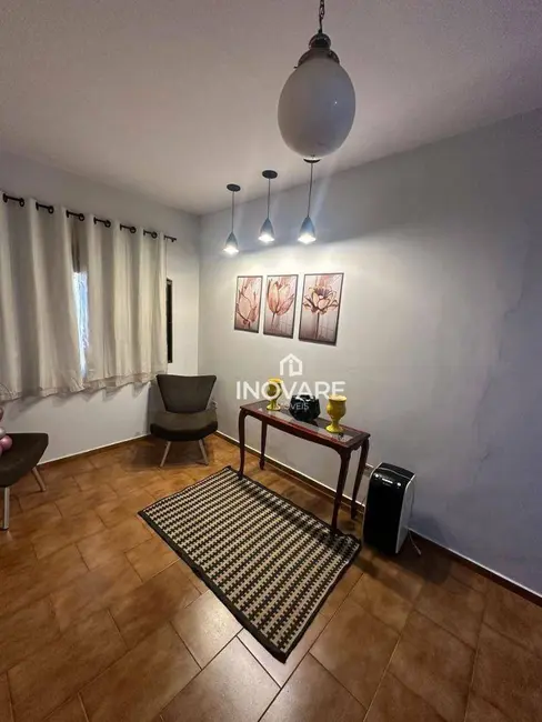 Casa com 3 quartos à venda, 390m2 em Itumbiara - GO - imagem 3 Foto 3 de Casa com 3 quartos à venda, 390m2 em Itumbiara - GO