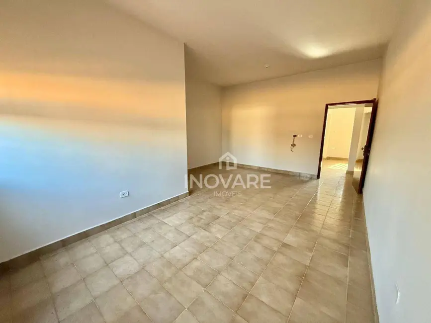Casa com 3 quartos para alugar, 485m2 em Itumbiara - GO - imagem 7 Foto 7 de Casa com 3 quartos para alugar, 485m2 em Itumbiara - GO