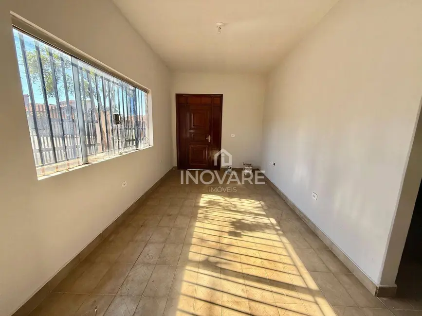 Casa com 3 quartos para alugar, 485m2 em Itumbiara - GO - imagem 4 Foto 4 de Casa com 3 quartos para alugar, 485m2 em Itumbiara - GO