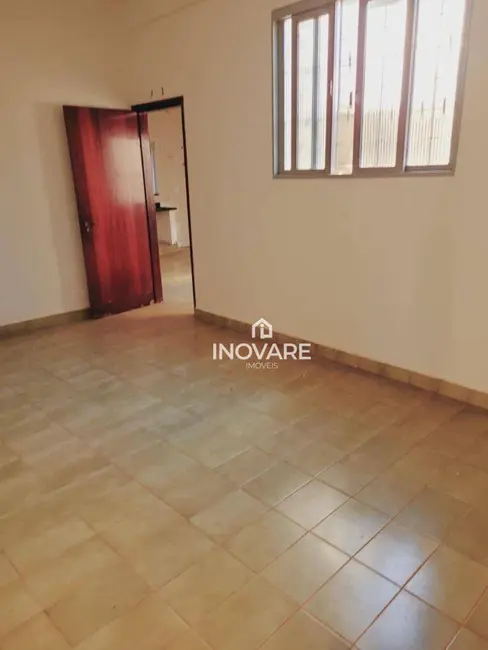 Foto 2 de Casa com 3 quartos para alugar, 485m2 em Alto da Boa Vista, Itumbiara - GO