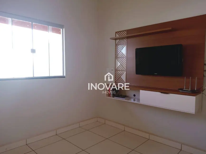 Foto 2 de Casa com 2 quartos à venda e para alugar, 180m2 em Parque Vale dos Buritys III, Itumbiara - GO