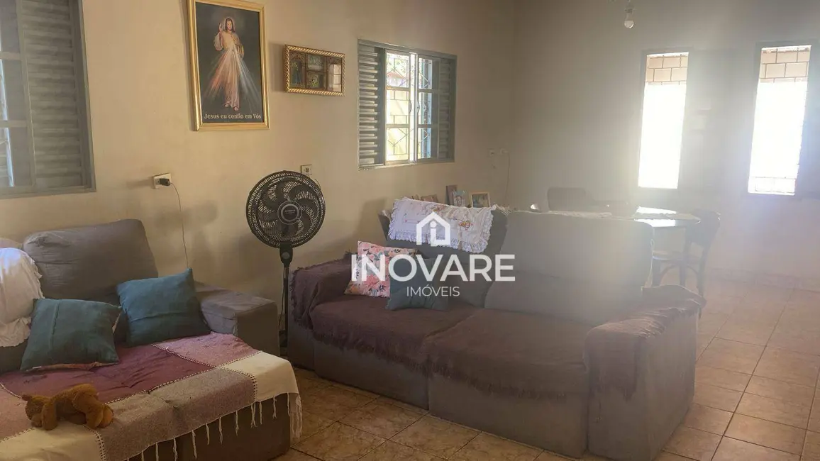 Casa com 4 quartos à venda, 360m2 em Jardim América, Itumbiara - GO - imagem 4 Foto 4 de Casa com 4 quartos à venda, 360m2 em Jardim América, Itumbiara - GO
