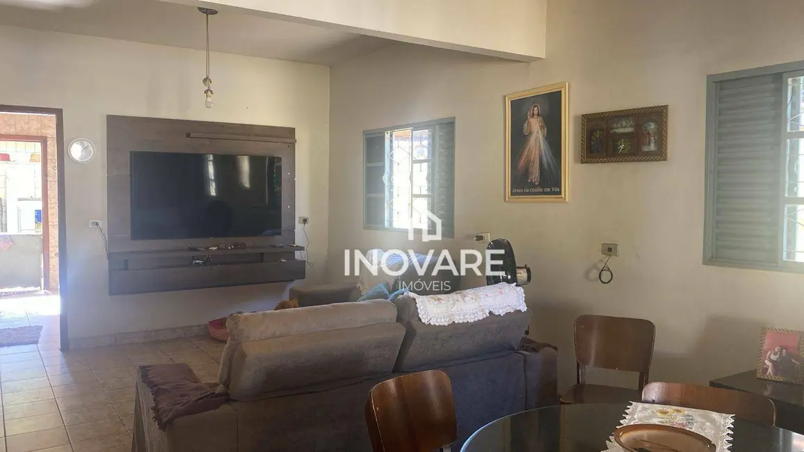 Casa com 4 quartos à venda, 360m2 em Jardim América, Itumbiara - GO - imagem 3 Foto 3 de Casa com 4 quartos à venda, 360m2 em Jardim América, Itumbiara - GO