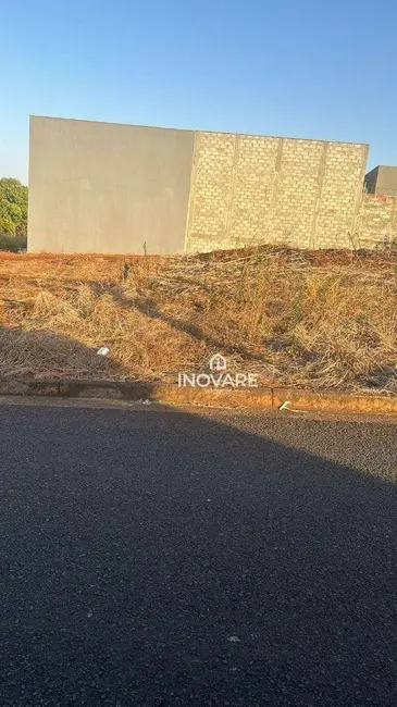 Foto 2 de Terreno / Lote à venda, 250m2 em Itumbiara - GO