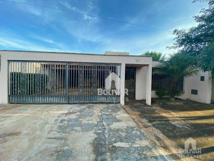 Casa com 3 quartos à venda, 360m2 em Cidade Jardim, Itumbiara - GO - imagem 1 Foto 1 de Casa com 3 quartos à venda, 360m2 em Cidade Jardim, Itumbiara - GO