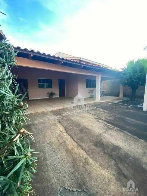 Casa com 3 quartos à venda, 360m2 em Cidade Jardim, Itumbiara - GO - imagem 3 Foto 3 de Casa com 3 quartos à venda, 360m2 em Cidade Jardim, Itumbiara - GO