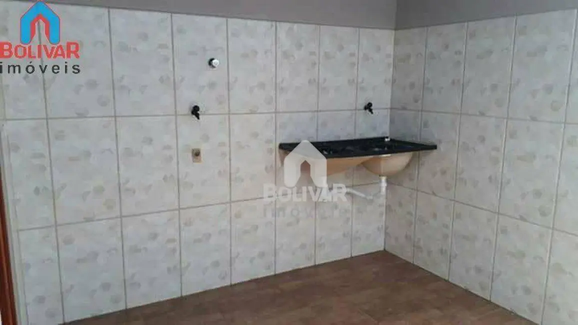 Casa com 2 quartos para alugar, 180m2 em Jardim Leonora, Itumbiara - GO - imagem 2 Foto 2 de Casa com 2 quartos para alugar, 180m2 em Jardim Leonora, Itumbiara - GO