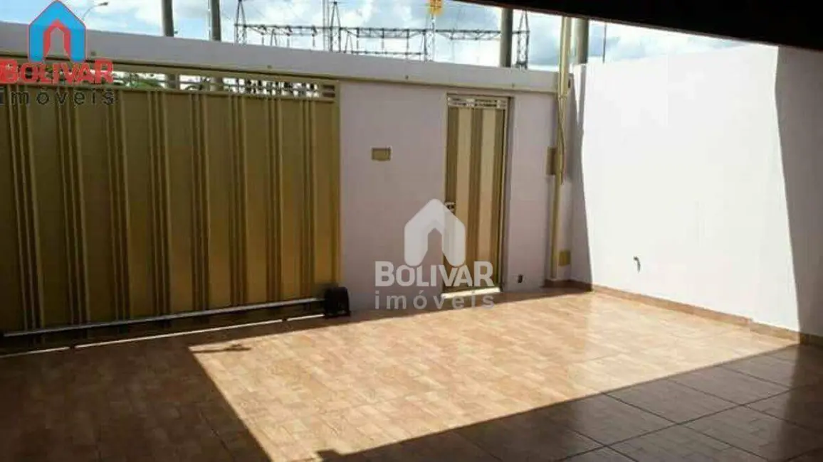 Casa com 2 quartos para alugar, 180m2 em Jardim Leonora, Itumbiara - GO - imagem 4 Foto 4 de Casa com 2 quartos para alugar, 180m2 em Jardim Leonora, Itumbiara - GO