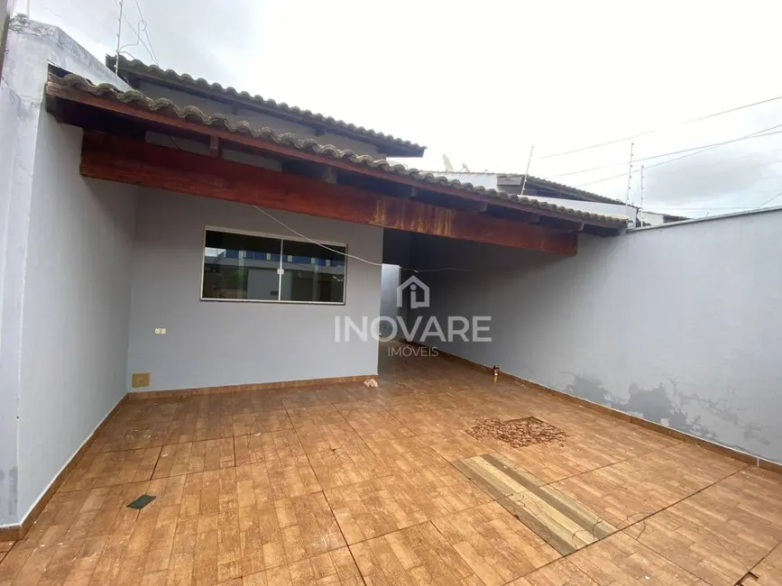 Foto 2 de Casa com 2 quartos para alugar, 180m2 em Jardim Leonora, Itumbiara - GO