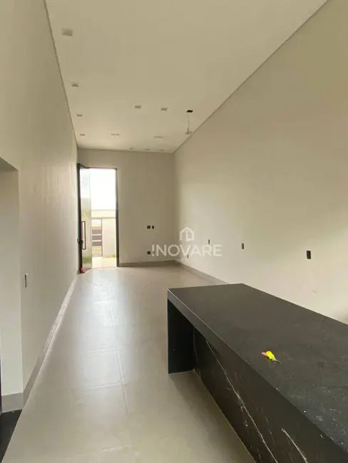 Foto 2 de Casa com 3 quartos à venda, 250m2 em Itumbiara - GO