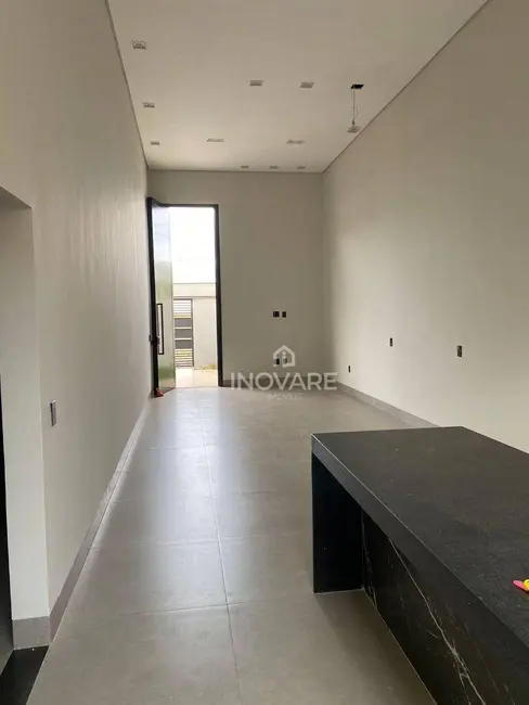 Foto 3 de Casa com 3 quartos à venda, 250m2 em Itumbiara - GO