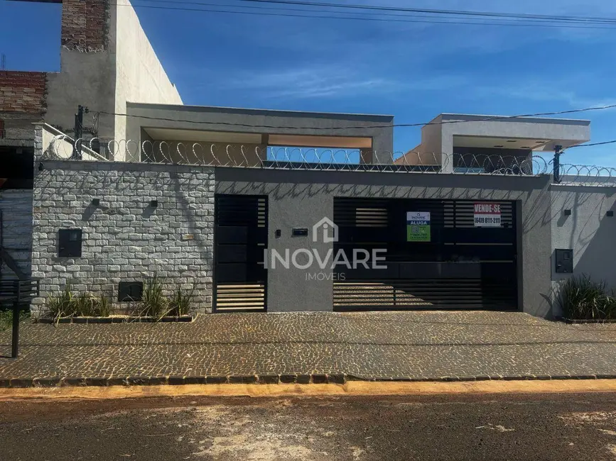 Foto 1 de Casa com 3 quartos à venda, 250m2 em Itumbiara - GO