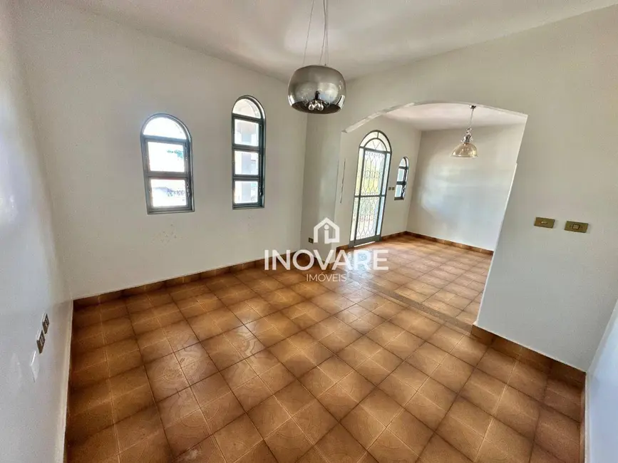 Foto 2 de Casa com 4 quartos à venda e para alugar, 400m2 em Alto da Boa Vista, Itumbiara - GO
