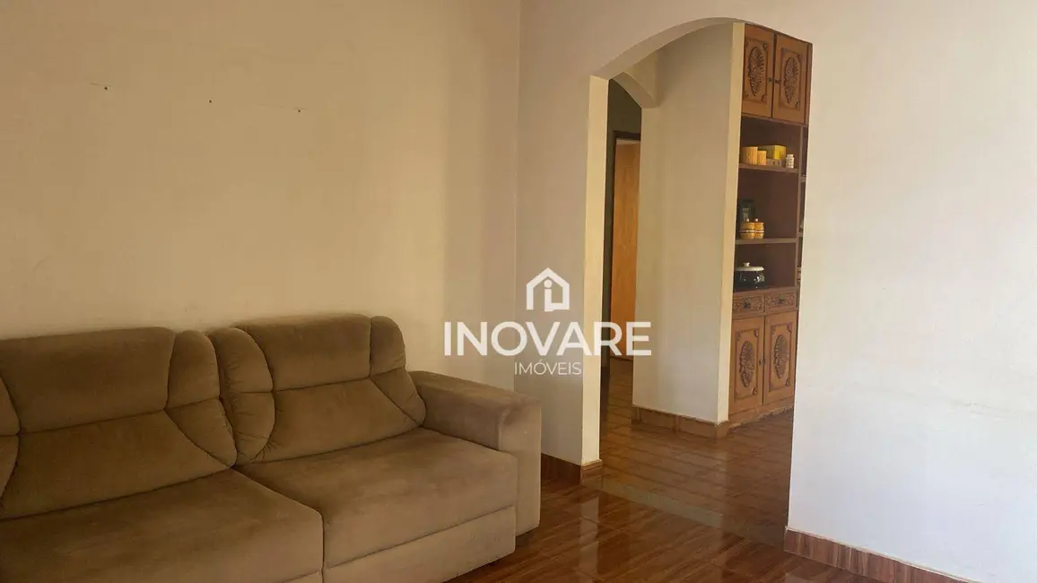 Casa com 3 quartos para alugar, 360m2 em Itumbiara - GO - imagem 2 Foto 2 de Casa com 3 quartos para alugar, 360m2 em Itumbiara - GO