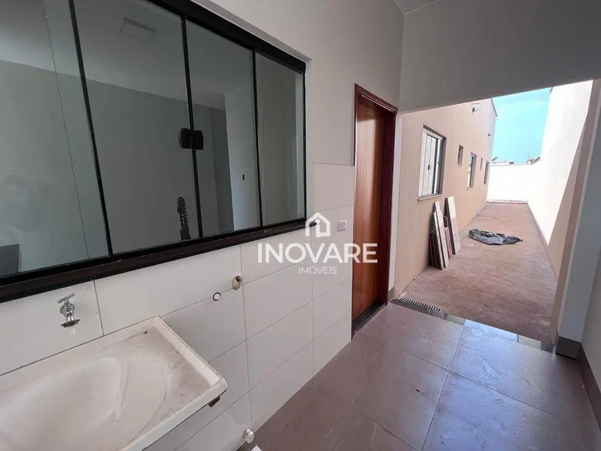 Casa com 3 quartos à venda, 300m2 em Setor Novo Horizonte, Itumbiara - GO - imagem 8 Foto 8 de Casa com 3 quartos à venda, 300m2 em Setor Novo Horizonte, Itumbiara - GO