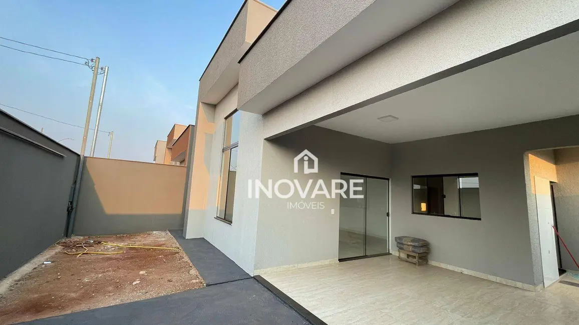 Foto 1 de Casa com 3 quartos à venda, 240m2 em Arapora - MG