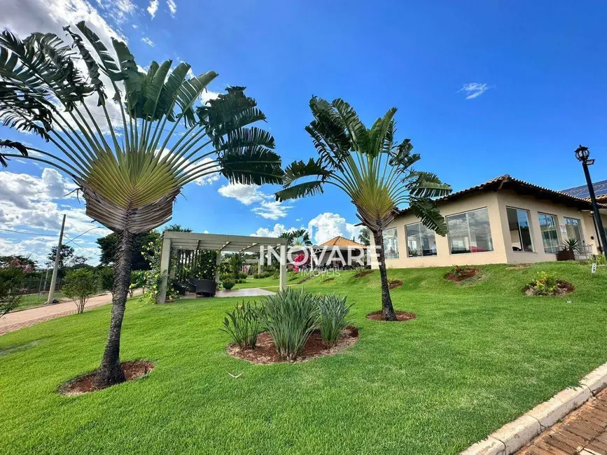 Foto 9 de Terreno / Lote à venda, 408m2 em Arapora - MG