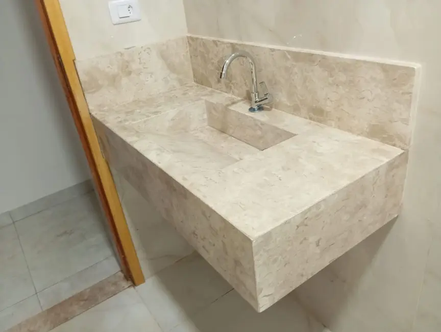 Casa com 3 quartos à venda, 240m2 em Setor Anhanguera, Itumbiara - GO - imagem 9 Foto 9 de Casa com 3 quartos à venda, 240m2 em Setor Anhanguera, Itumbiara - GO