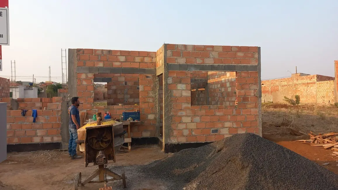 Foto 1 de Casa com 2 quartos à venda, 150m2 em Arapora - MG