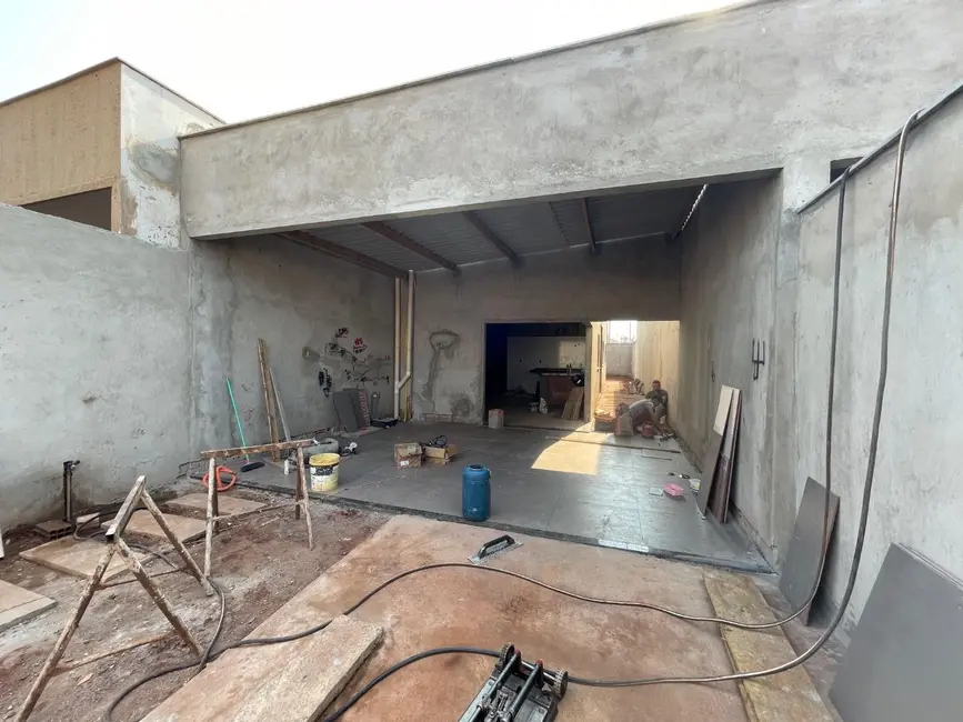 Foto 1 de Casa com 2 quartos à venda, 180m2 em Itumbiara - GO