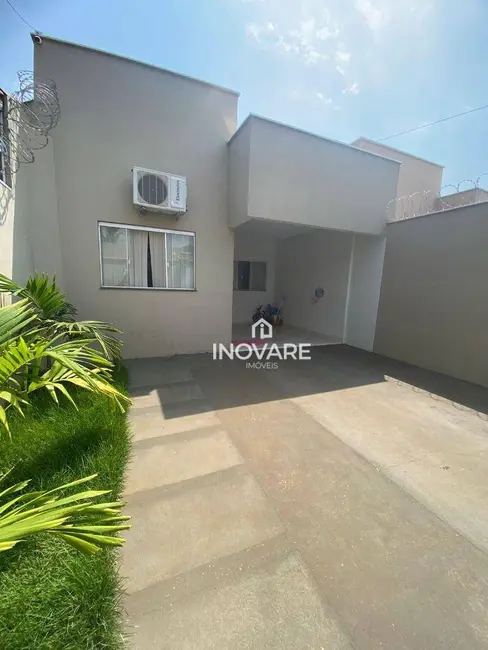 Foto 2 de Casa com 3 quartos à venda, 180m2 em Itumbiara - GO