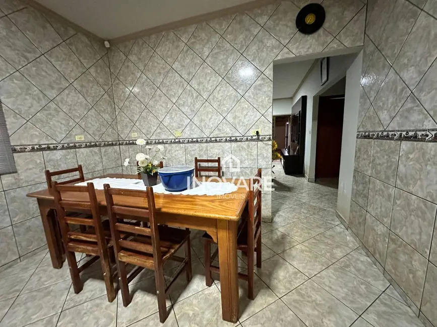 Casa com 3 quartos à venda, 360m2 em Jardim Leonora, Itumbiara - GO - imagem 8 Foto 8 de Casa com 3 quartos à venda, 360m2 em Jardim Leonora, Itumbiara - GO