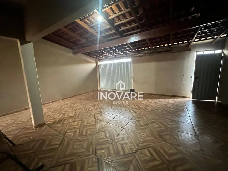 Foto 2 de Casa com 3 quartos à venda, 360m2 em Jardim Leonora, Itumbiara - GO