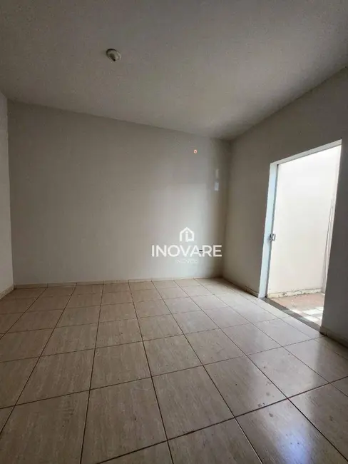 Casa com 3 quartos à venda, 300m2 em Setor Buritys, Itumbiara - GO - imagem 2 Foto 2 de Casa com 3 quartos à venda, 300m2 em Setor Buritys, Itumbiara - GO
