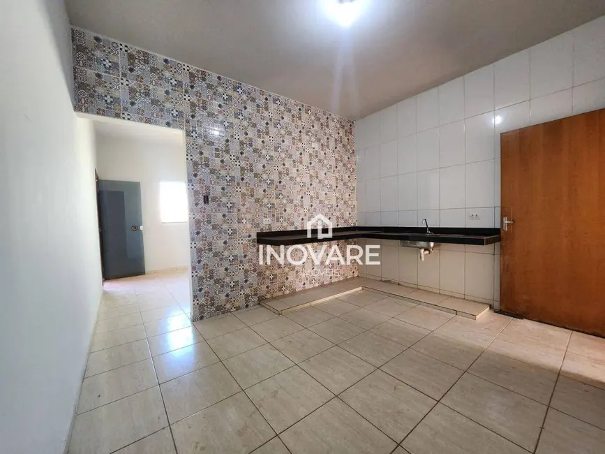 Casa com 3 quartos à venda, 300m2 em Setor Buritys, Itumbiara - GO - imagem 4 Foto 4 de Casa com 3 quartos à venda, 300m2 em Setor Buritys, Itumbiara - GO