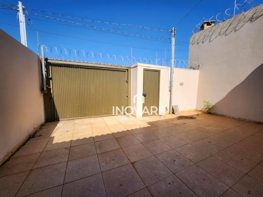 Foto 1 de Casa com 3 quartos à venda, 300m2 em Setor Buritys, Itumbiara - GO
