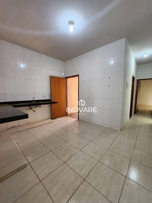 Casa com 3 quartos à venda, 300m2 em Setor Buritys, Itumbiara - GO - imagem 3 Foto 3 de Casa com 3 quartos à venda, 300m2 em Setor Buritys, Itumbiara - GO