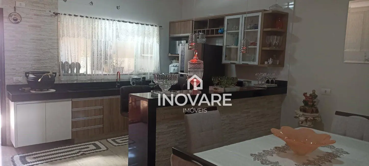 Casa com 3 quartos à venda, 250m2 em Jardim Liberdade, Itumbiara - GO - imagem 4 Foto 4 de Casa com 3 quartos à venda, 250m2 em Jardim Liberdade, Itumbiara - GO