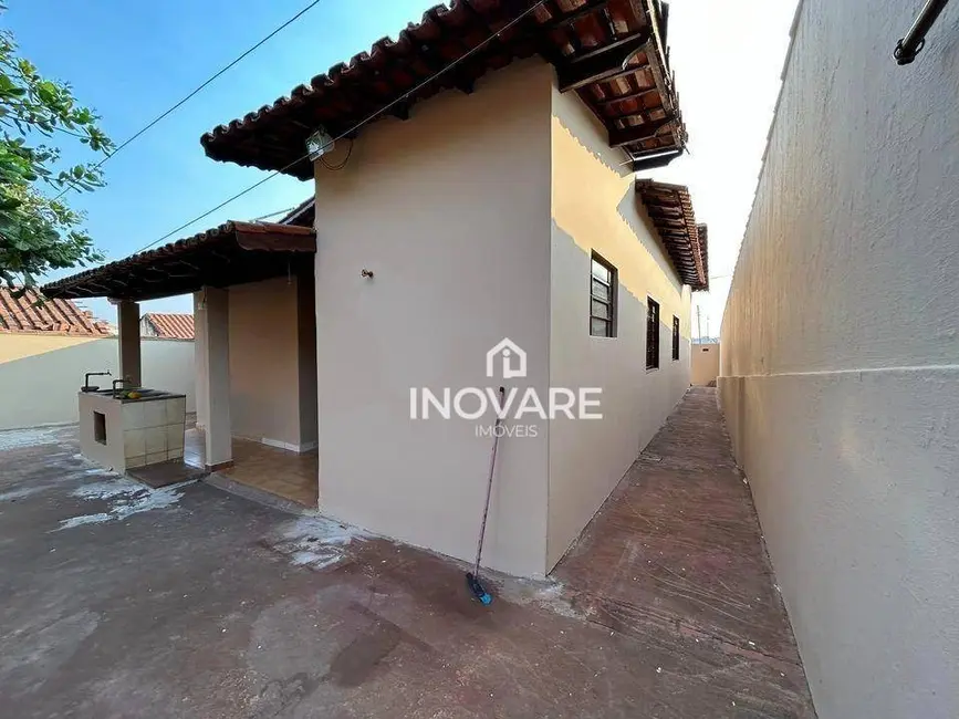 Casa com 3 quartos à venda, 360m2 em Itumbiara - GO - imagem 3 Foto 3 de Casa com 3 quartos à venda, 360m2 em Itumbiara - GO