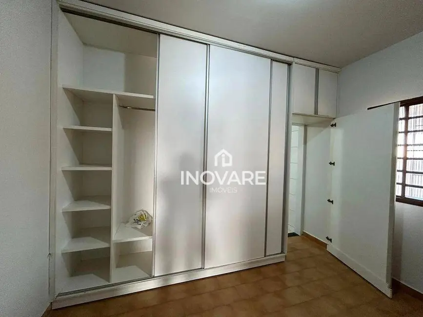 Casa com 3 quartos à venda, 360m2 em Itumbiara - GO - imagem 8 Foto 8 de Casa com 3 quartos à venda, 360m2 em Itumbiara - GO