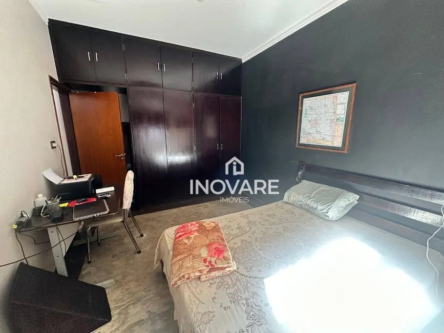 Casa com 3 quartos à venda, 360m2 em Itumbiara - GO - imagem 9 Foto 9 de Casa com 3 quartos à venda, 360m2 em Itumbiara - GO