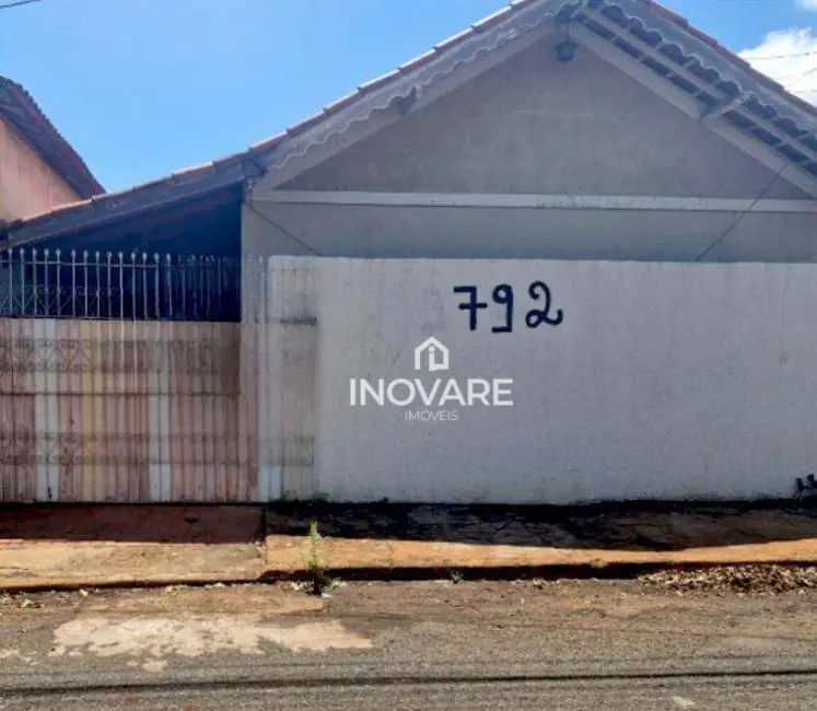 Foto 1 de Casa com 1 quarto à venda, 276m2 em Itumbiara - GO