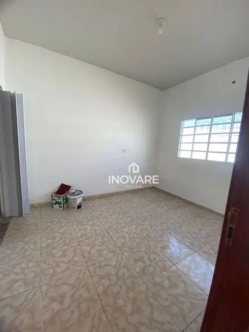 Foto 3 de Casa com 3 quartos para alugar, 360m2 em Jardim Leonora, Itumbiara - GO