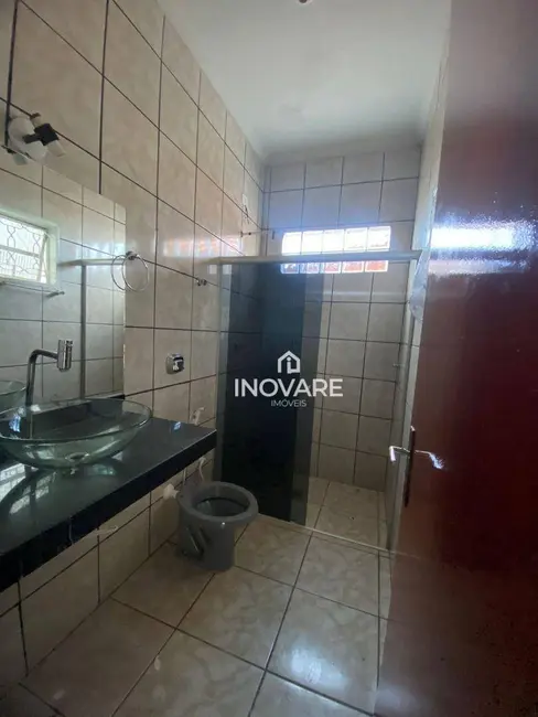 Foto 9 de Casa com 3 quartos para alugar, 360m2 em Jardim Leonora, Itumbiara - GO